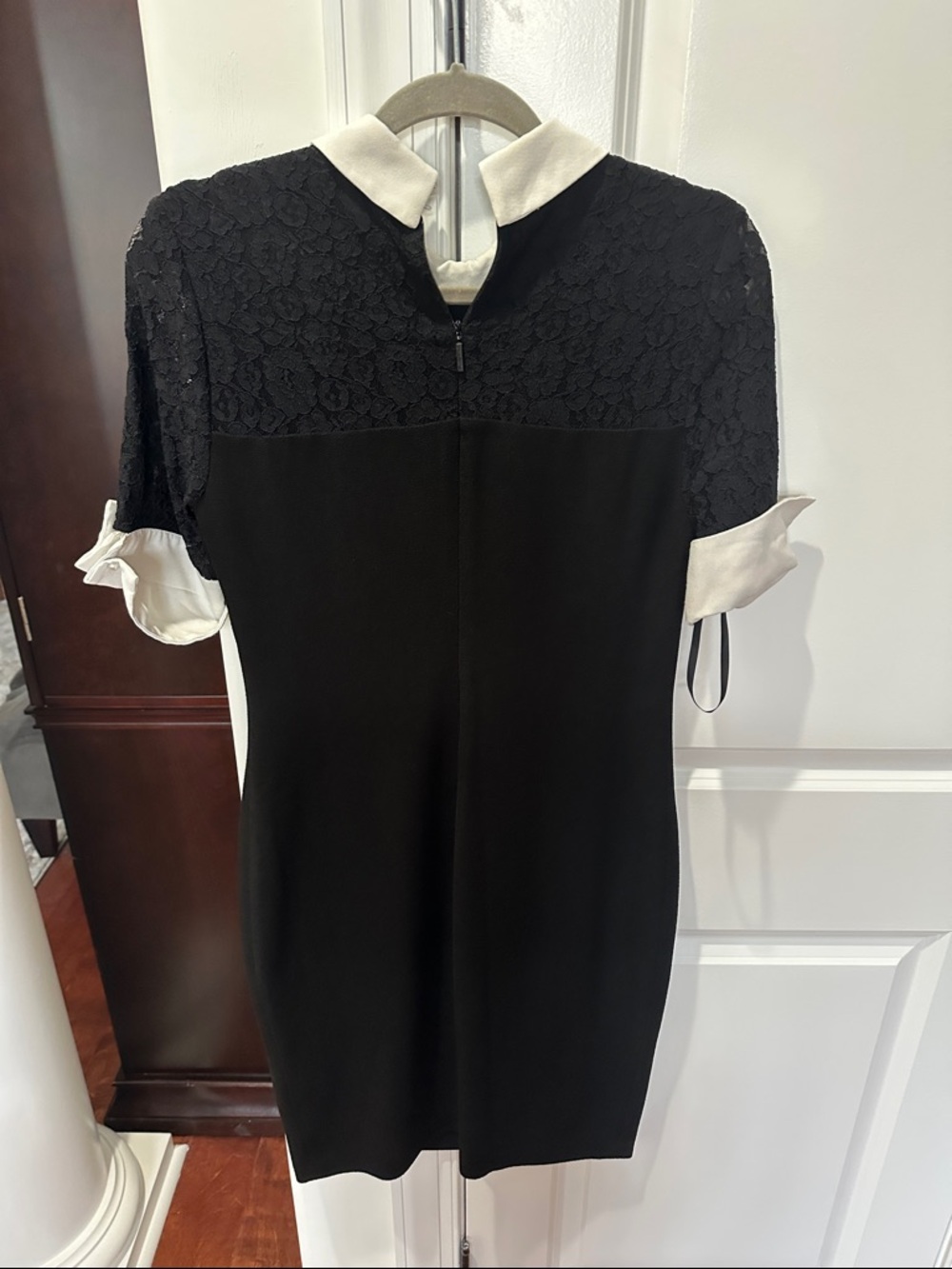 3 dresses - Picture 3 of 7